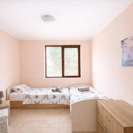Apollon-5 Family 2bdr Lejlighed